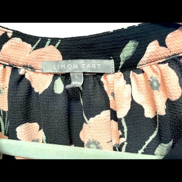 Halter-top blouse, Lemon Tart Brand. Black with pink/grey flowers, Size L - Picture 2 of 5